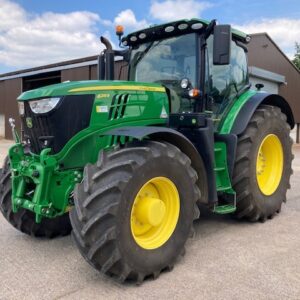 John Deere 6215R
