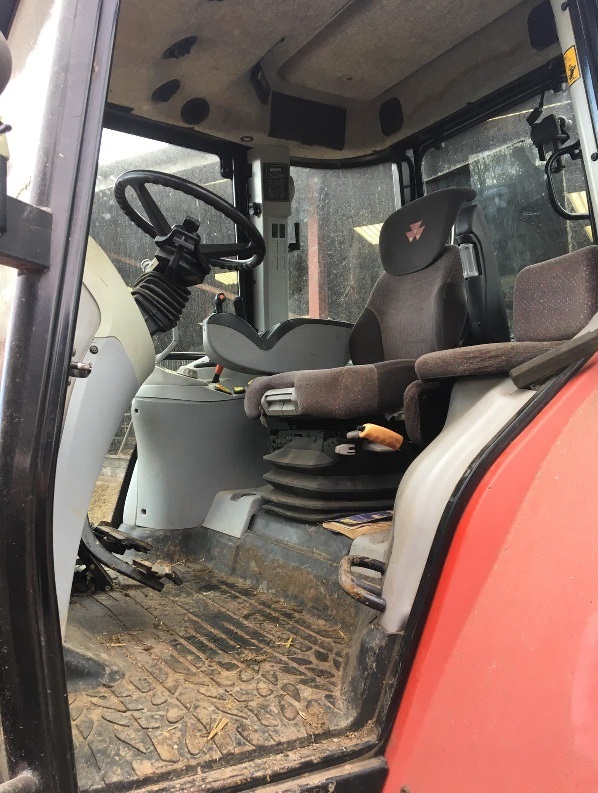 TE00110B – 2008 MF6480 Transport 4WD Tractor - Image 6